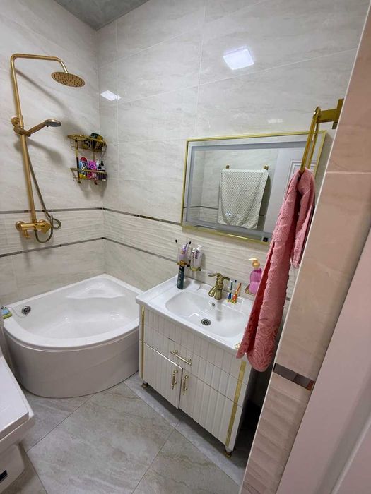 Янги доман 2 хонали евро тамирланган квартира сотилади ФАЙЗИОБОД