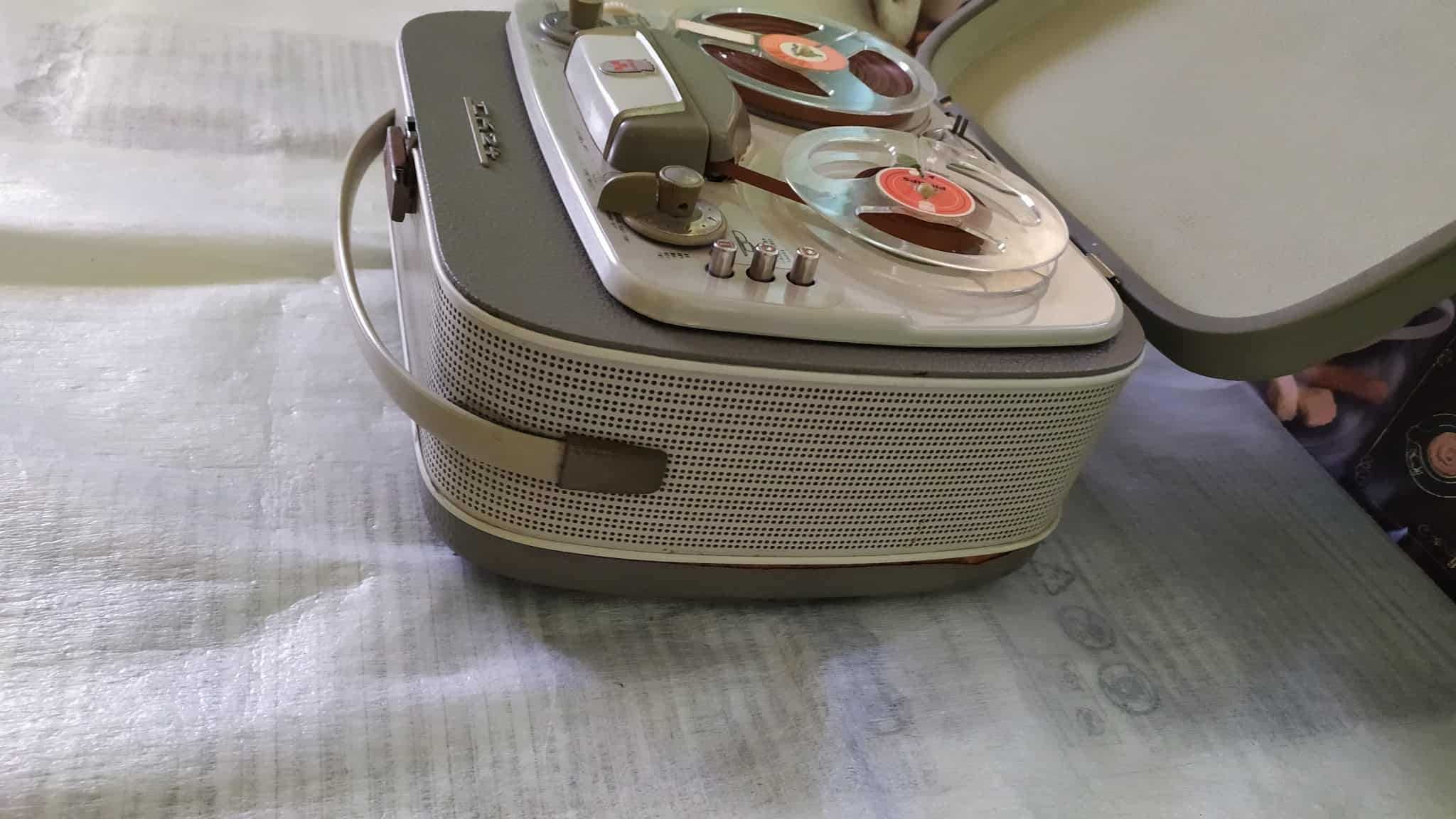 Колекционерски РОЛКОВ МАГНЕТОФОН GRUNDIG от Едно време 1958г