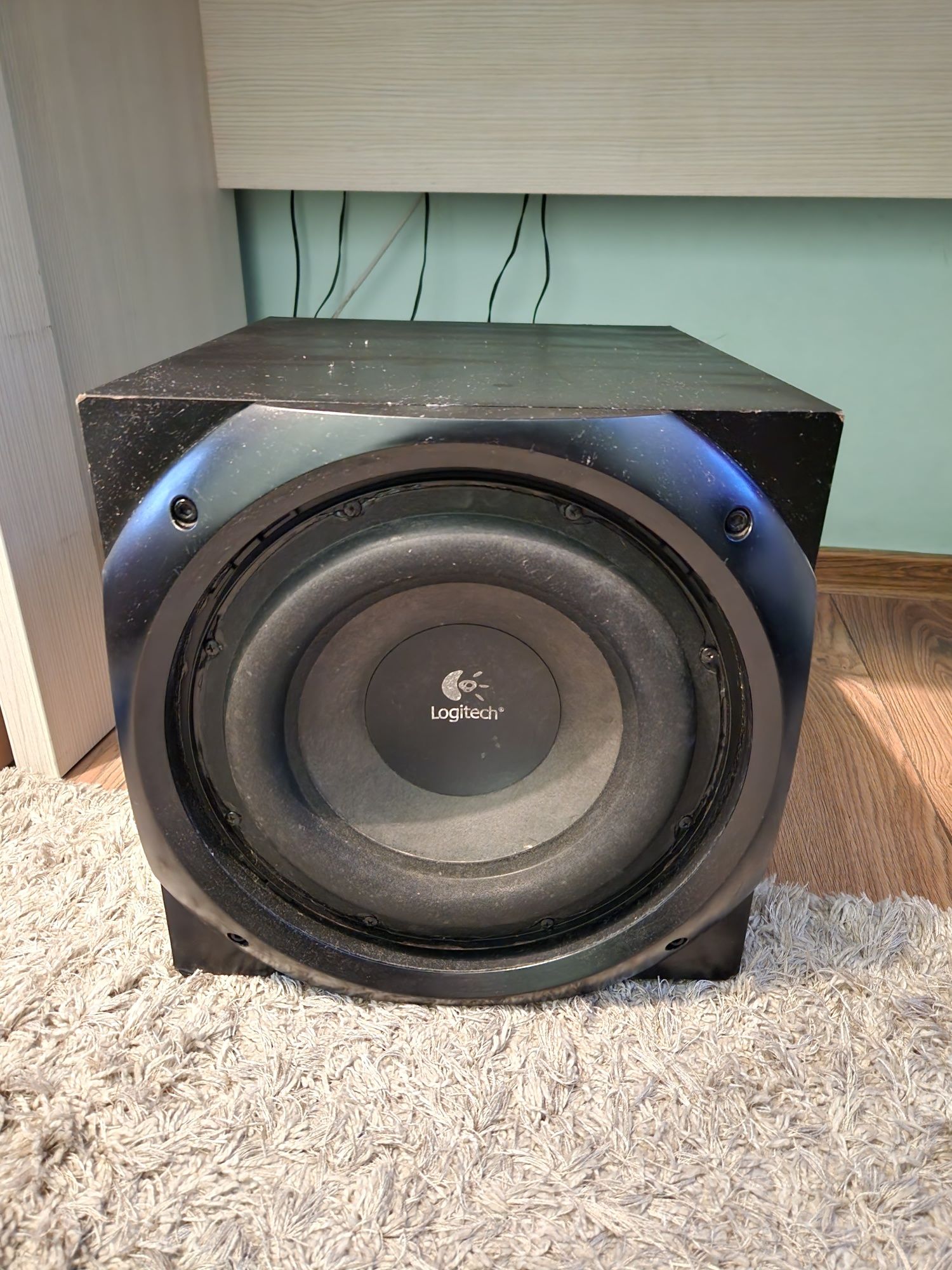 Vand subwoofer + consola logitech z5500