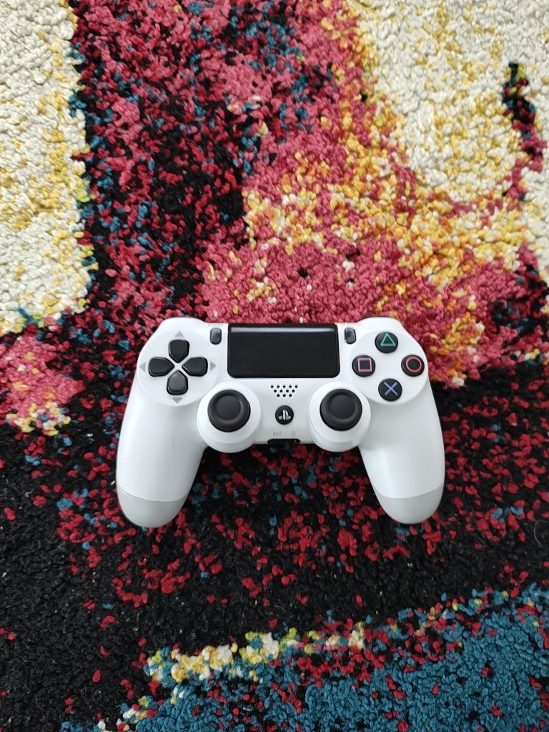 Ps 4 pro 1tb cu the last of us part II