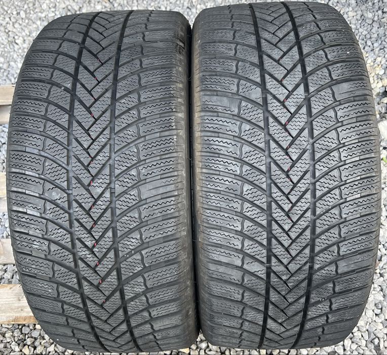 2бр 245/40/19 на 5,7мм с 23дот