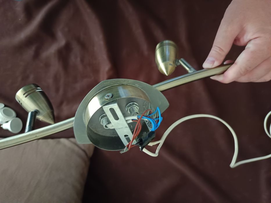 Полилей за таван