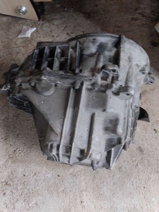 Cutie viteza Ford Mondeo