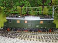 Locomotiva electrica HO E 104 Roco trenulețe diorama