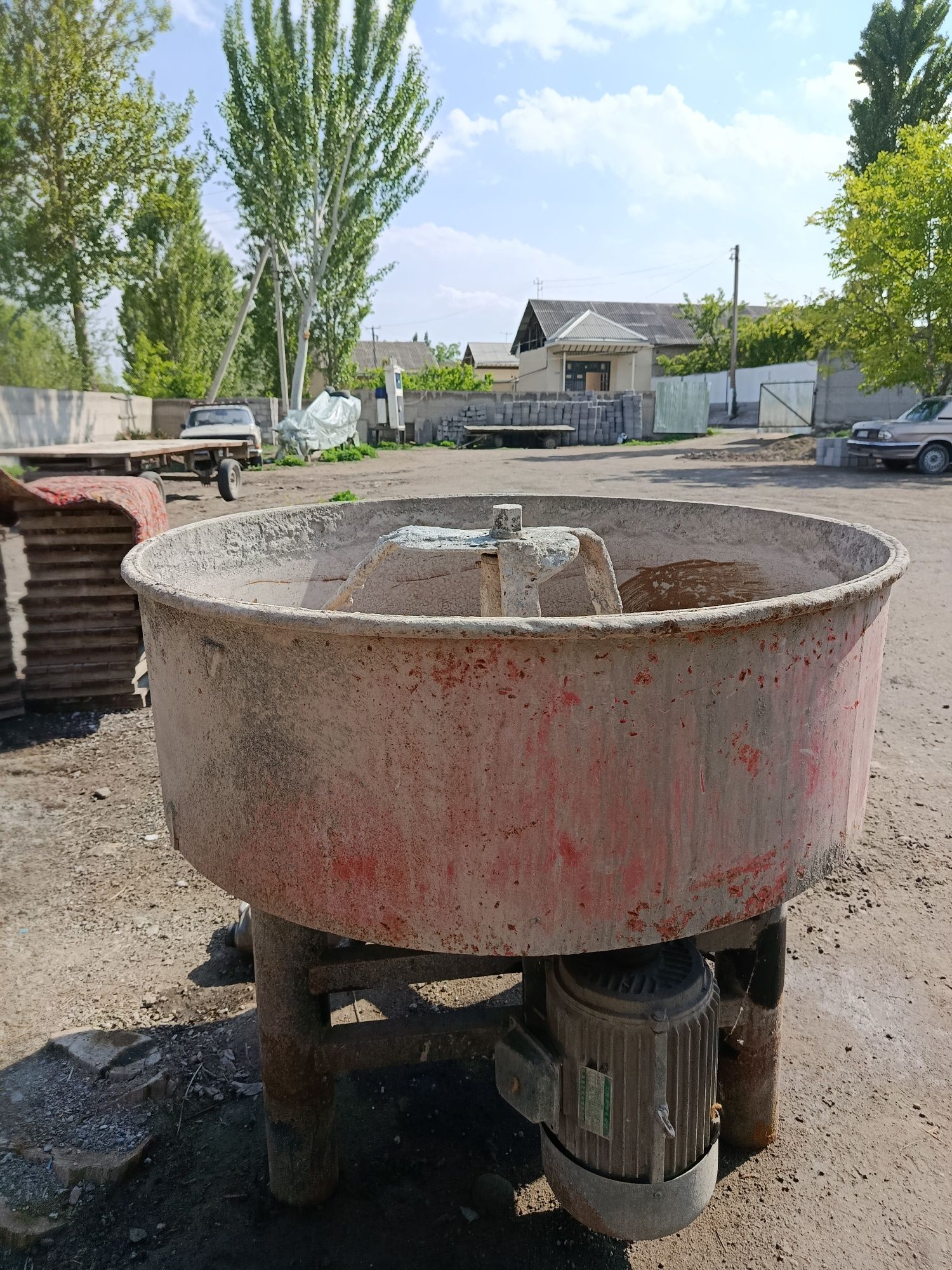 Ishlashi yaxshi 3-4oy ishlagan