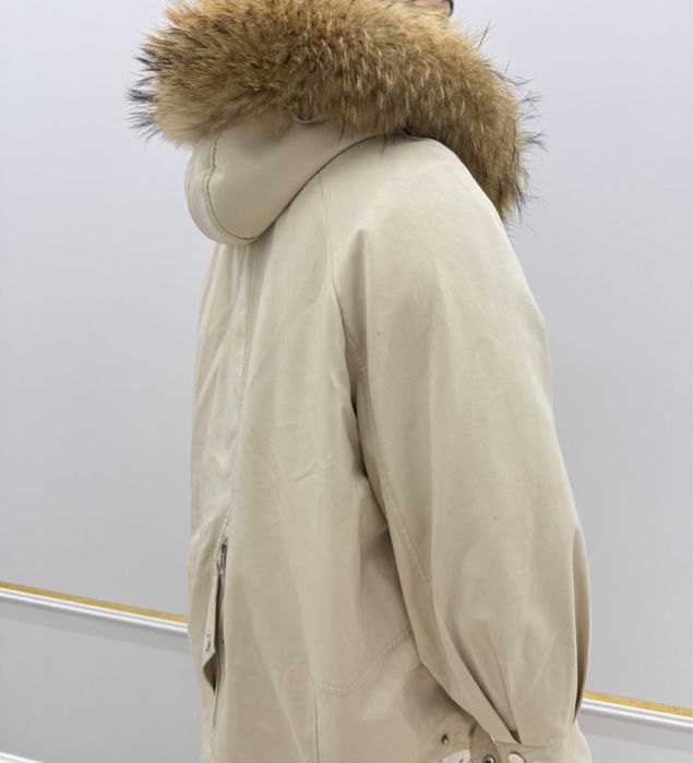 продам зимнюю куртку в отличном состоянии