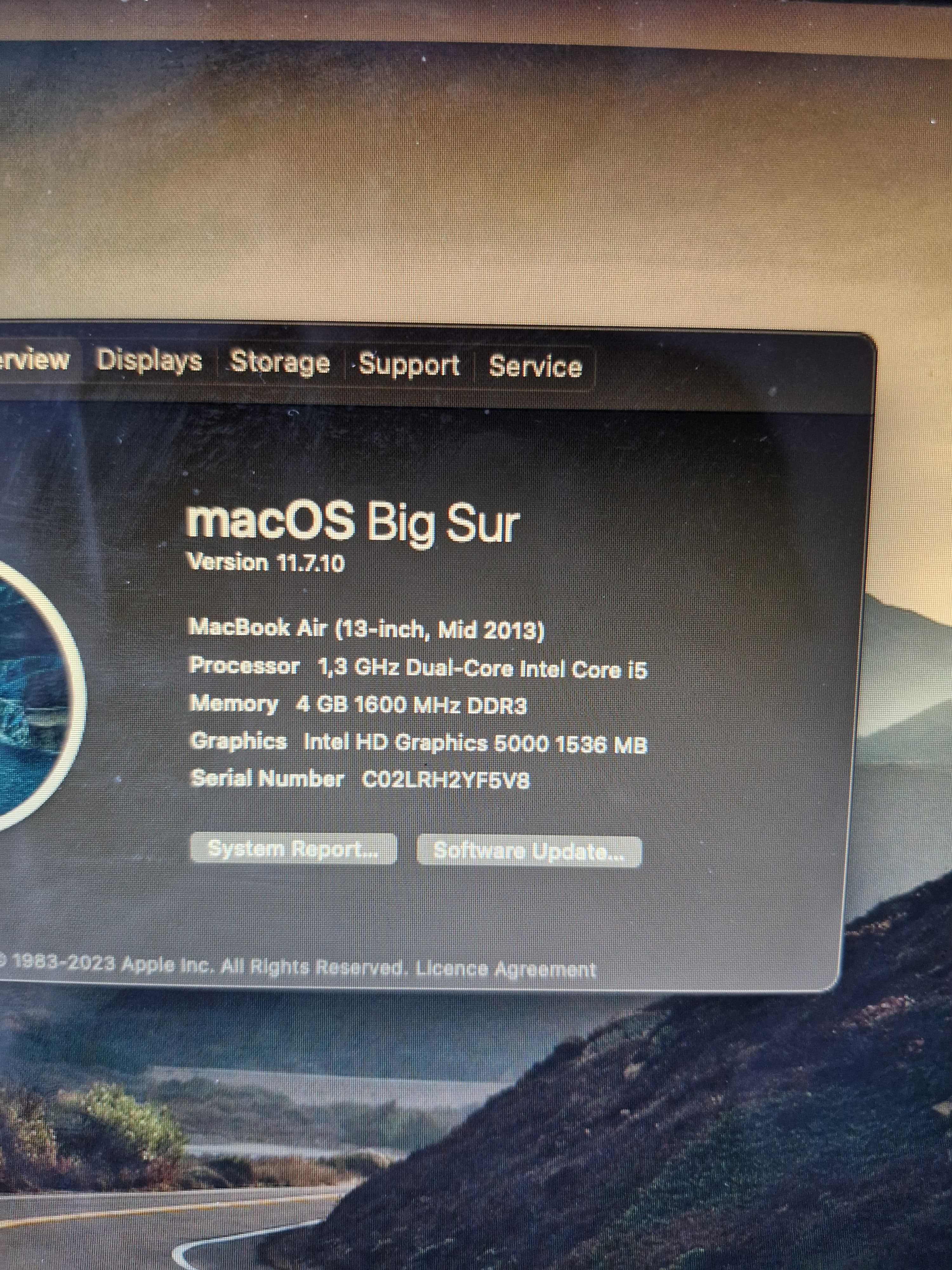 MacBook Air 13 mid 2013 Intel i3 4GB RAM 256Gb SET (husa, cabluri)