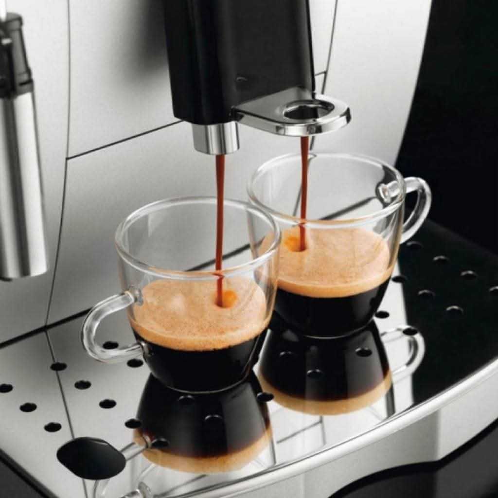 Кафеавтомат Delonghi.