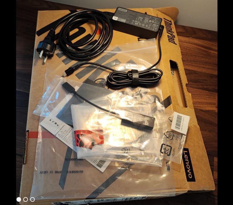 Лаптоп Lenovo ThinkPad X1 Carbon Gen 9