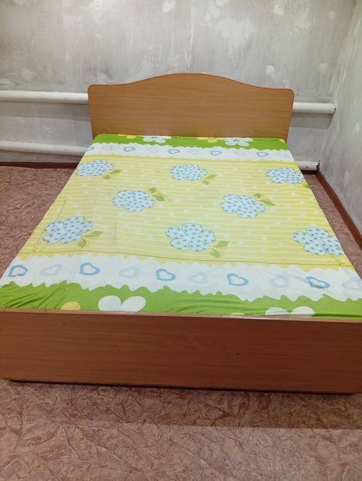 Продам двухспальную кровать