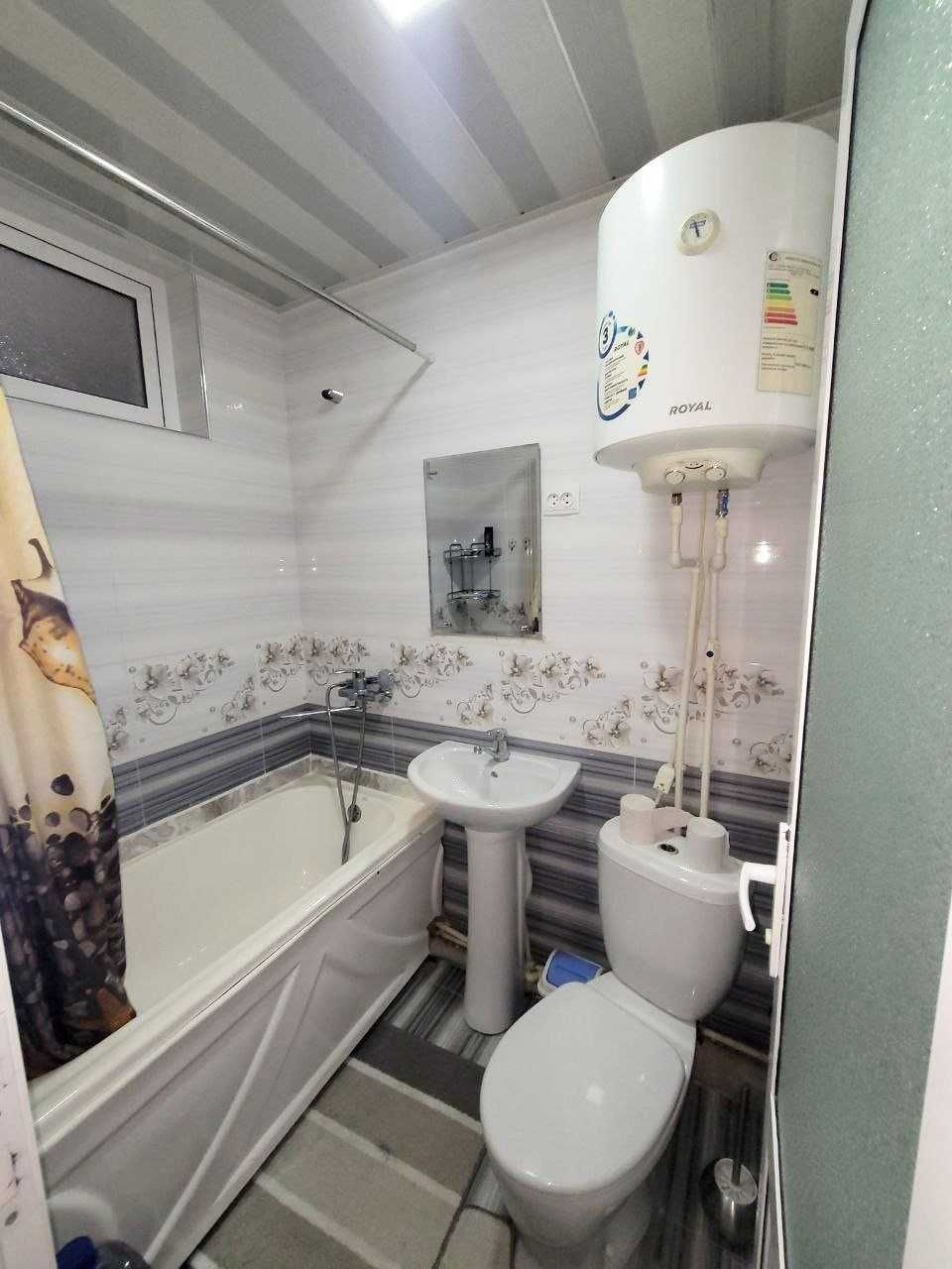 1 xonali 2 xonaga o'zgartirilgan kvartira sotuvda