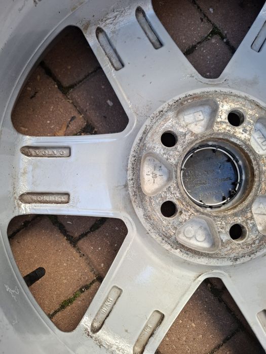 Volvo jante de vanzare plus cauciucuri