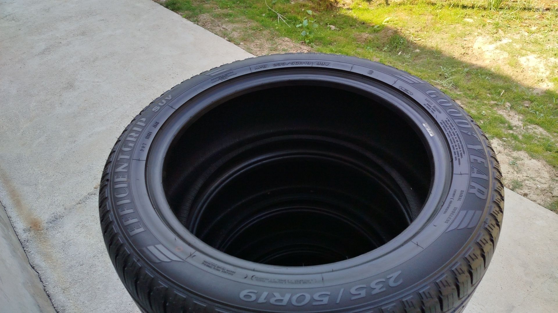 235 50 R19 Shina Good Year