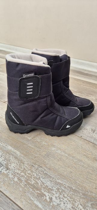 Продавам детски непромокаеми боти Quechua размер 28