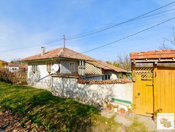 116179 Къща в центъра на с. Плаково, на 15 мин. път от Велико Търново