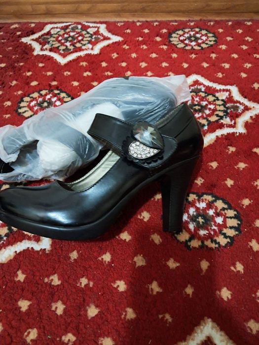 39-40 размер келишилган холда сотилади