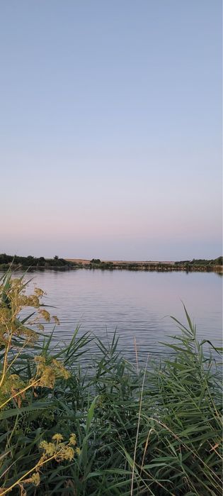 Teren intravilan situat pe malul lacului