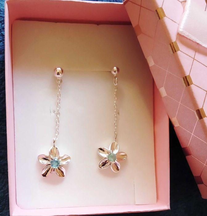 12 различни,нови, сребърни обеци. Различни модели. 25/60 лв.,в кутия