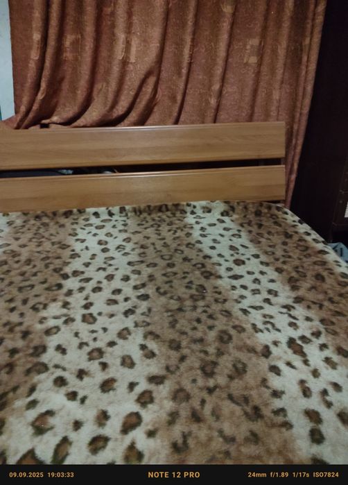 Кровать двуспальная, 160*210, с матрасом ортопедическим, б/у, хорошая