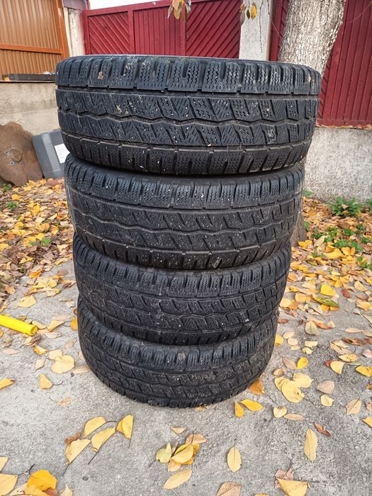 Cauciucuri de iarna 215/65R15C