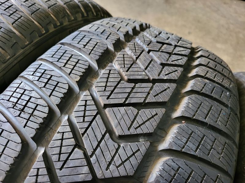 255/45/20 PIRELLI 4бр
