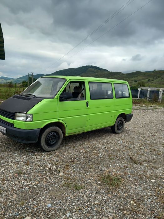 Vand Volkswagen Transporter  an 1994.functional,necesita reparatii,far