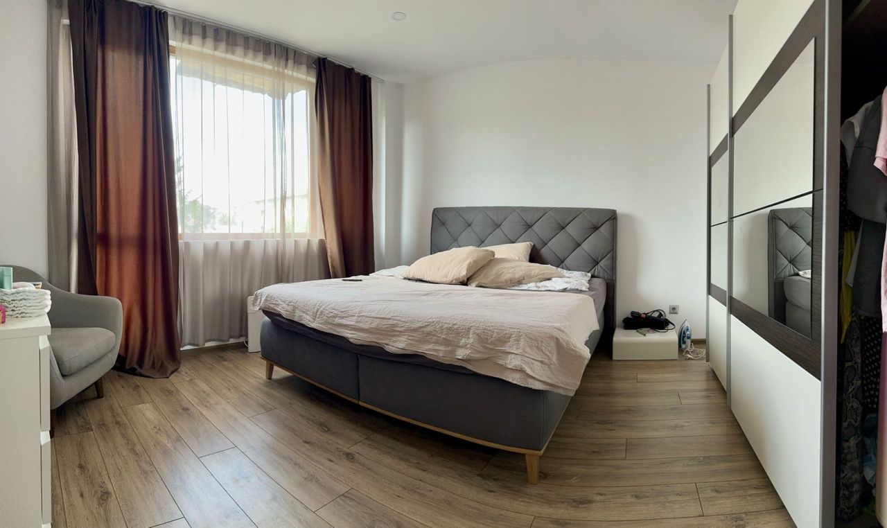 Дава се под наем Двустаен апартамент в Добрич, Център - 76 кв.м за 408 € - Снимка #4