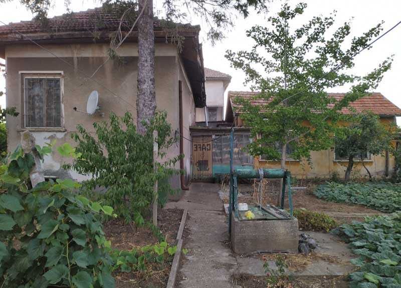 Къща с двор в Бяла Слатина