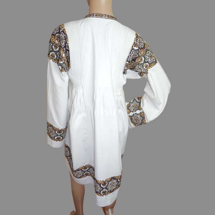 Camasa traditionala veche lucrata manual cu margele din zona Mures S-M