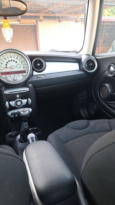 Vând urgent mașină Mini Cooper