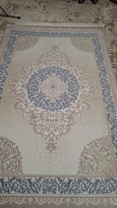 Продам чистый,красивый ковер. 1,4×2