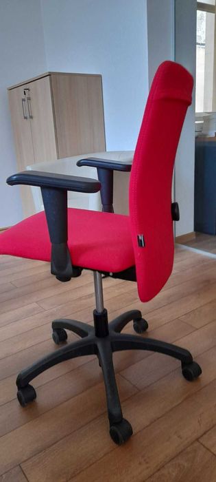 Спешно, 4 бр. столове Dromeas,  без забележки, лично предаване, София