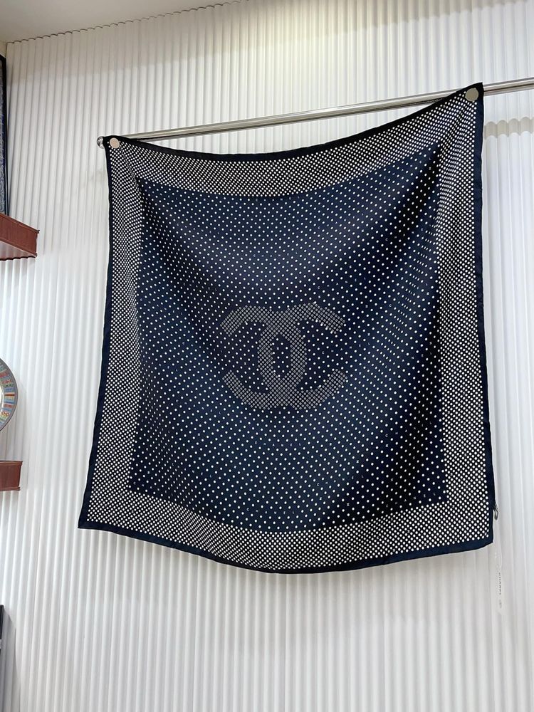 Esarfa Chanel stoc