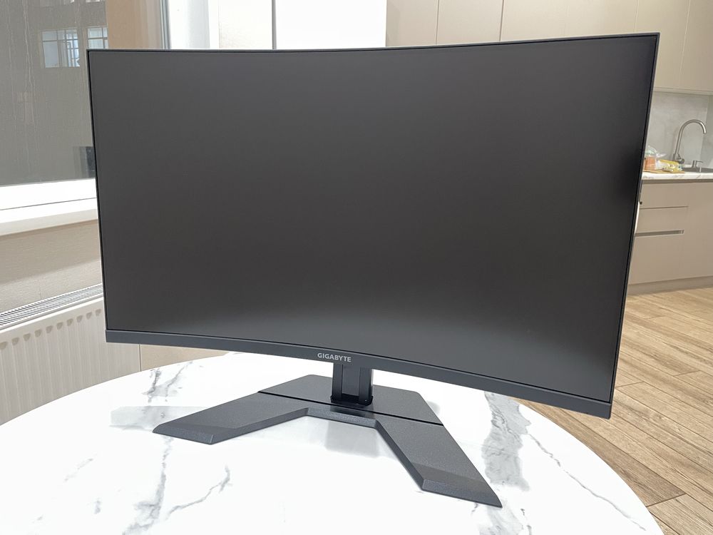Изогнутый 4k, 144Hz Монитор GIGABYTE M32UC