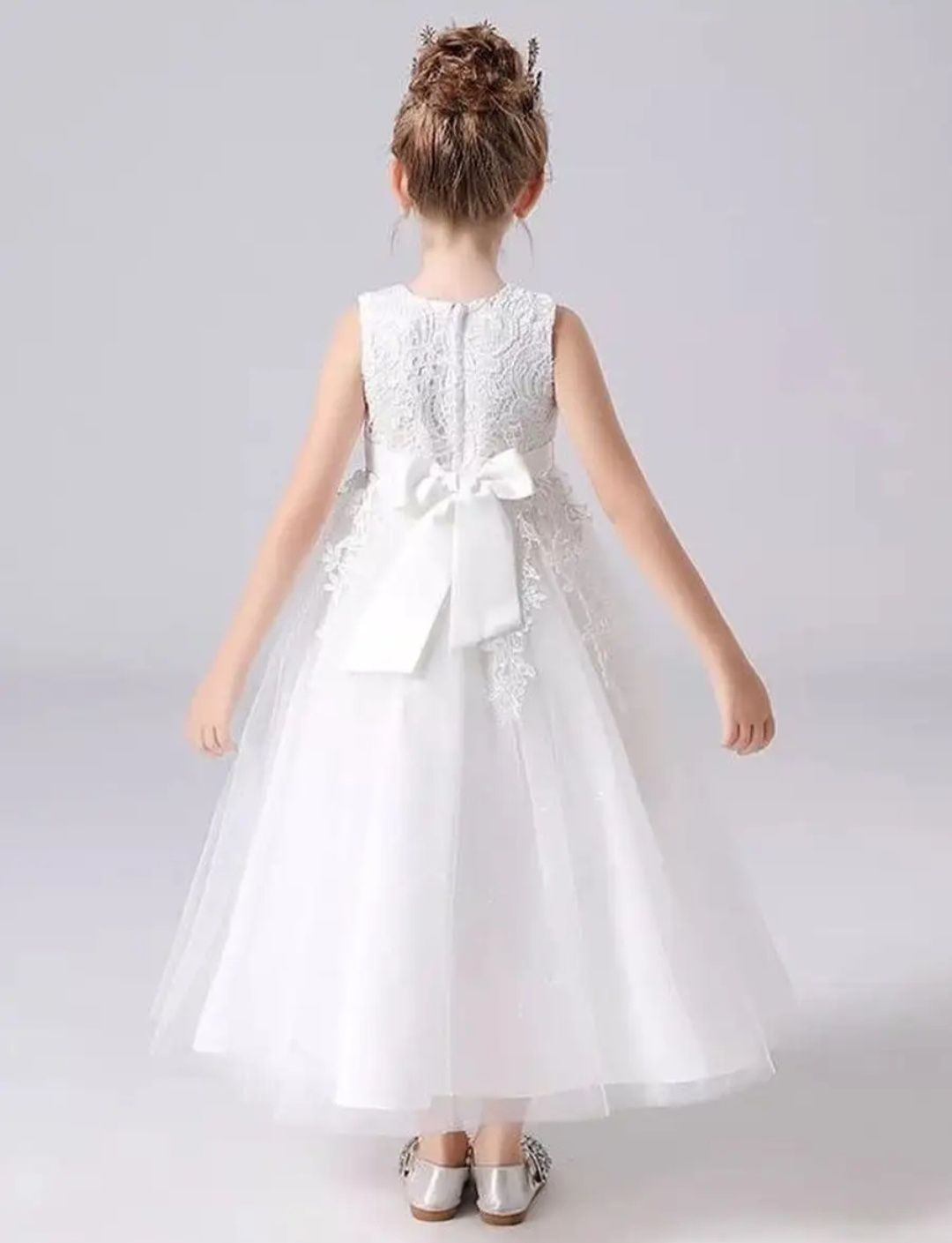 Белоснежный платье девочке