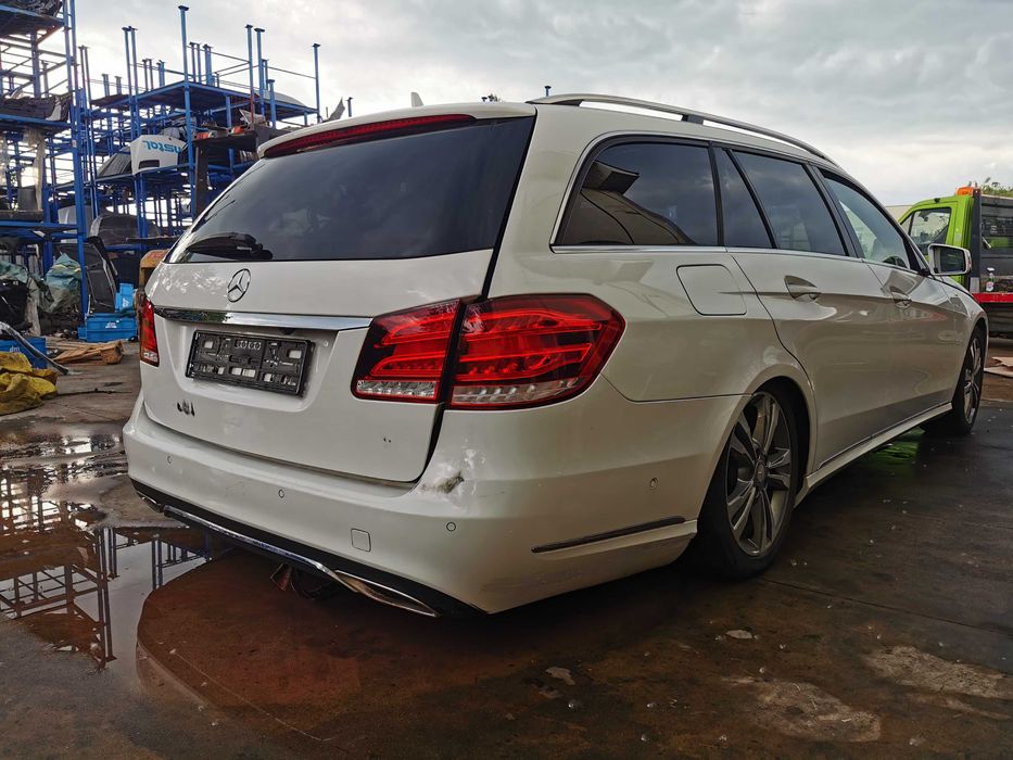 Dezmembrez mercedes e class w212 facelift/plansa bord/far full led/usa