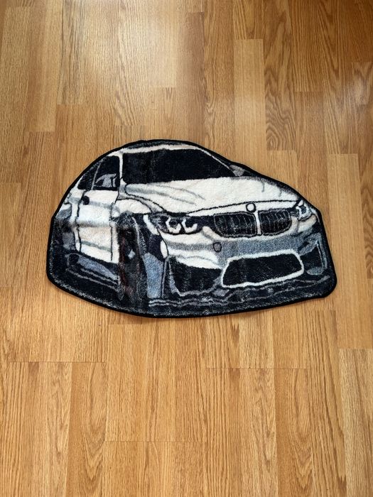 Килим с изображението на BMW автомобил