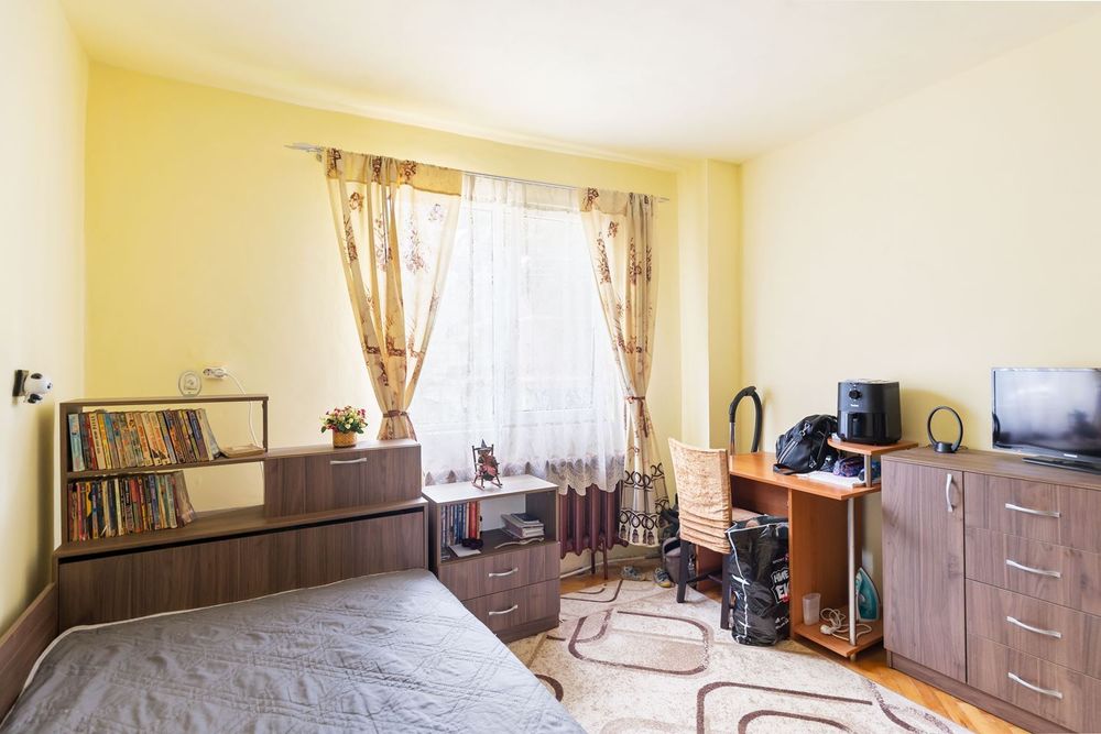 Къща в Плевен-9-ти квартал площ 194 цена 180000