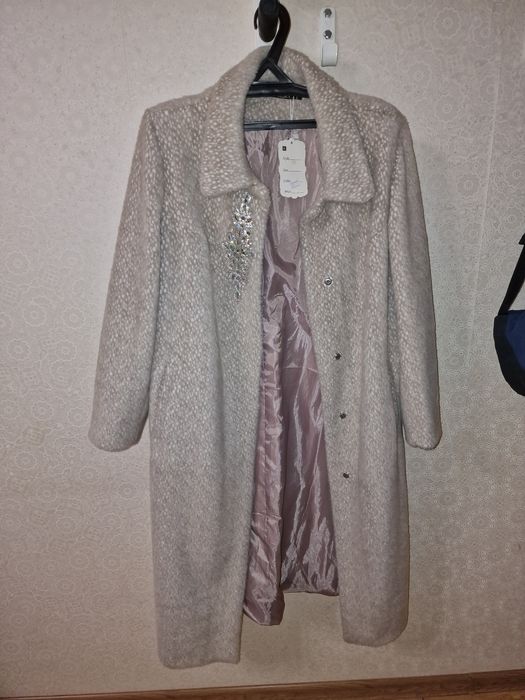 Продаётся женская шуба пальто