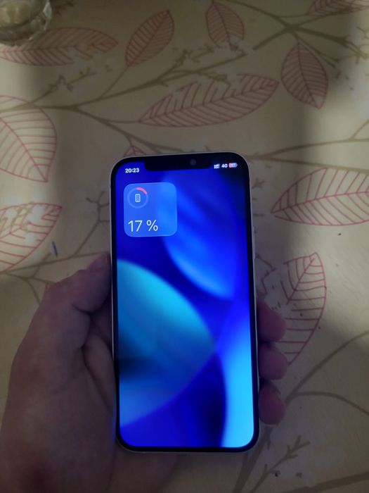 Продам айфон 12 на 64гб.