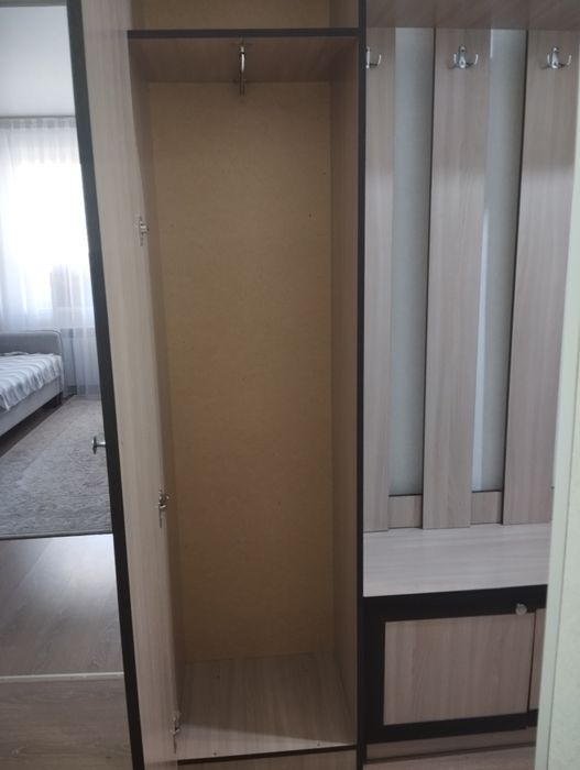 Продам прихожую в хорошим состояние
