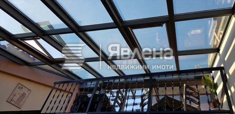 Ресторант и два магазина