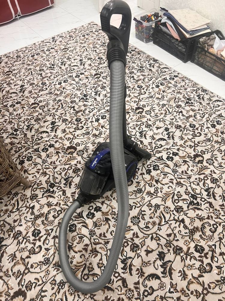 Продам пылесос SAMSUNG SC15K4136HB