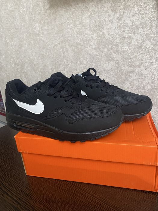 Продаю кроссовки Nike.