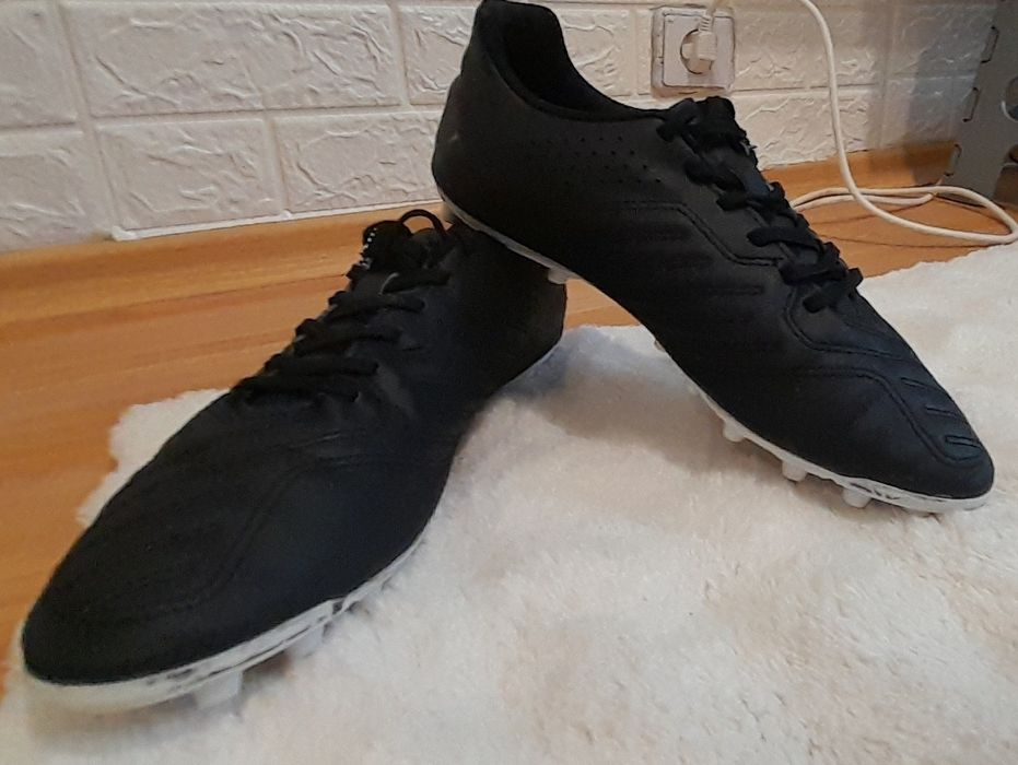 Продавам футболни бутонки втора употреба запазени