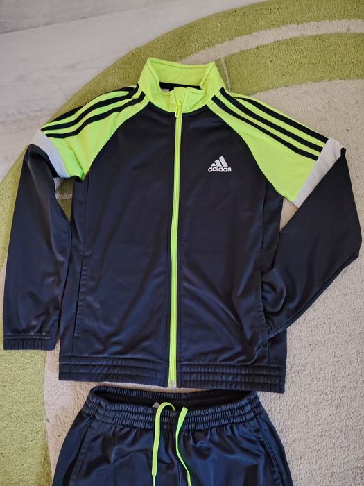 Trening Adidas copii, nu Nike