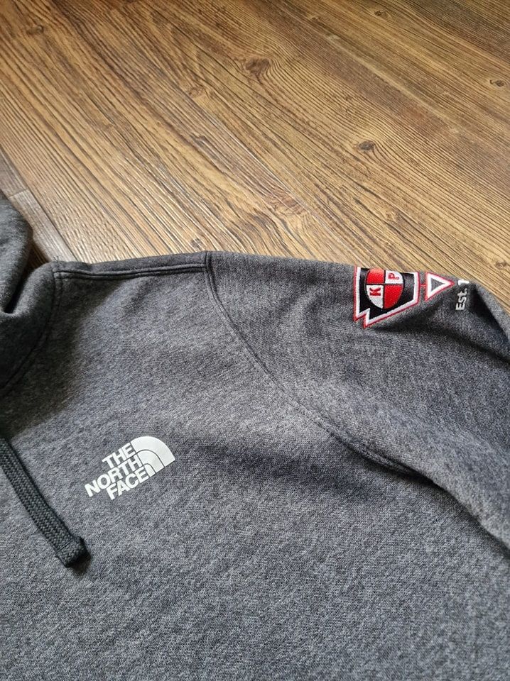 Страхотен мъжки суитчър THE NORTH FACE
размер L, без забележки , разме