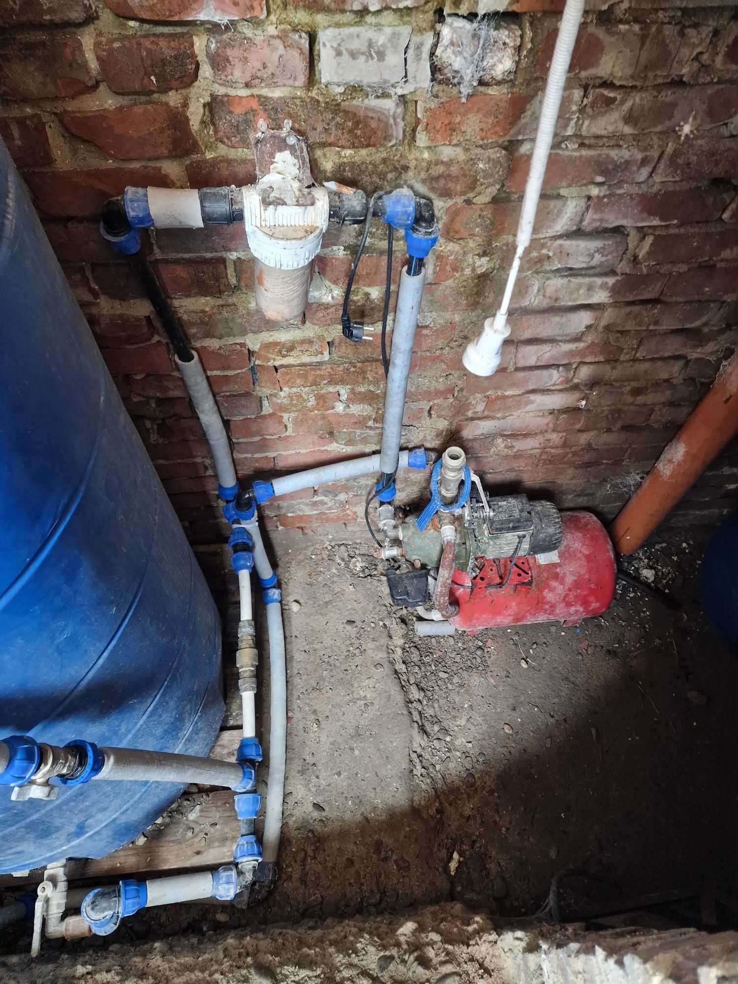Bazin de apa 1000 l plus hidrofor