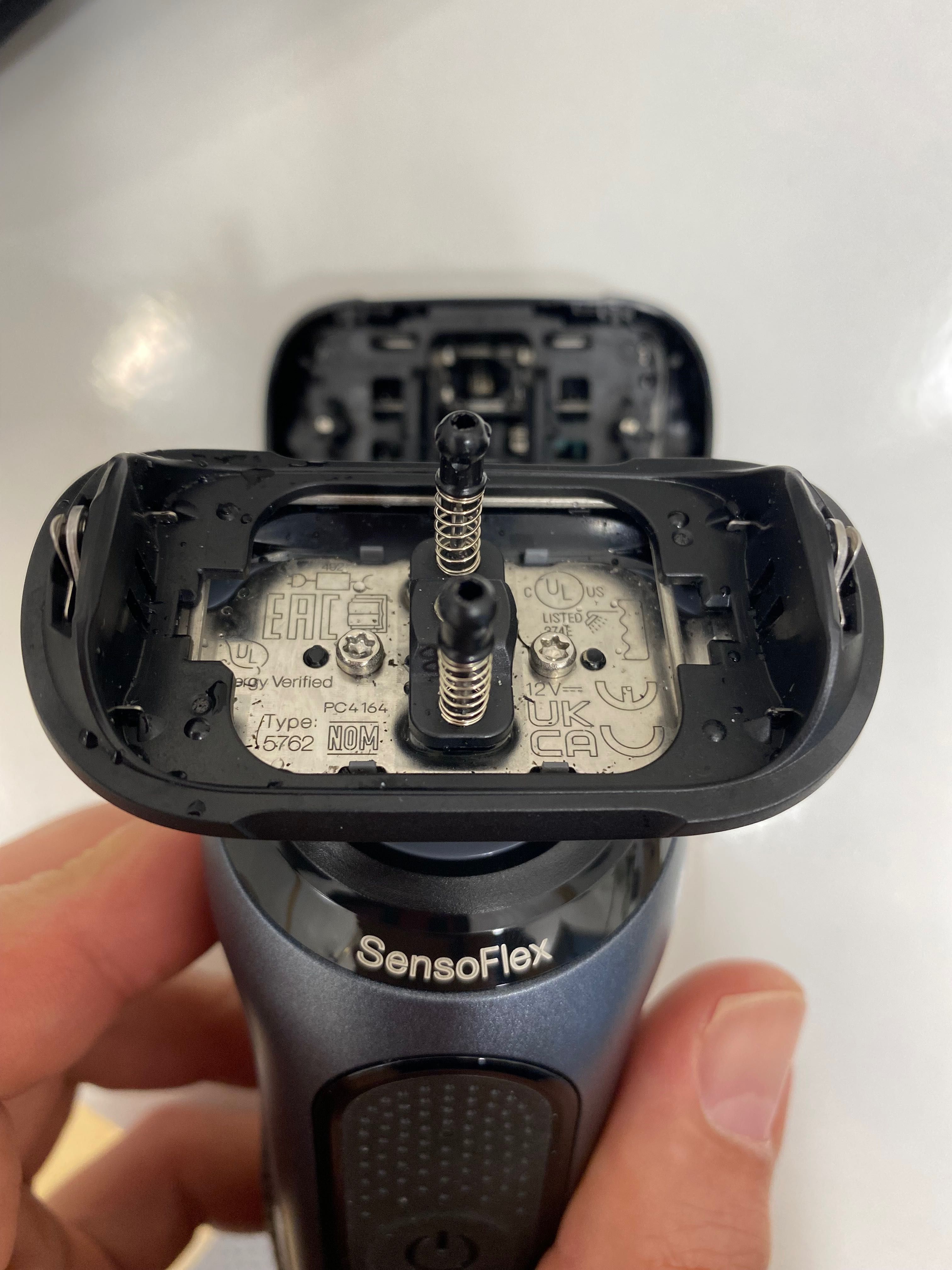 Електрическа самобръсначка за лице-брада Braun Series 6 61-N1000s