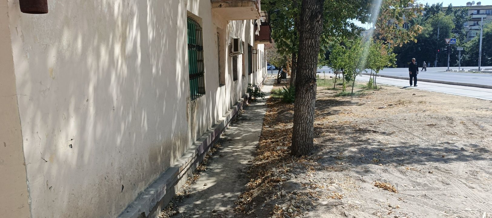 Продам квартиру 2/1/2 в доль дороги под офис  магазин орентир рисовый